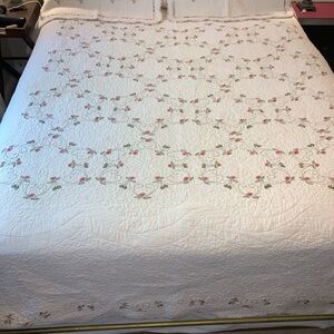 Vtg.  King Quilt Embroidered Floral Ivory Pink 100”X 115” Shabby Chic & 2 Shams